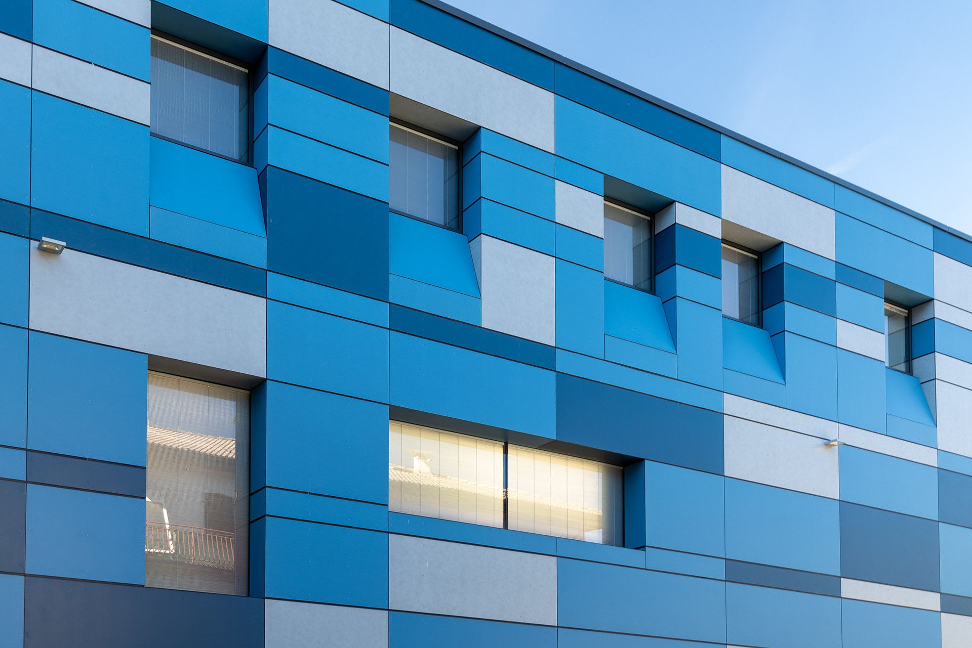 Immagine 4 - Pergine Library