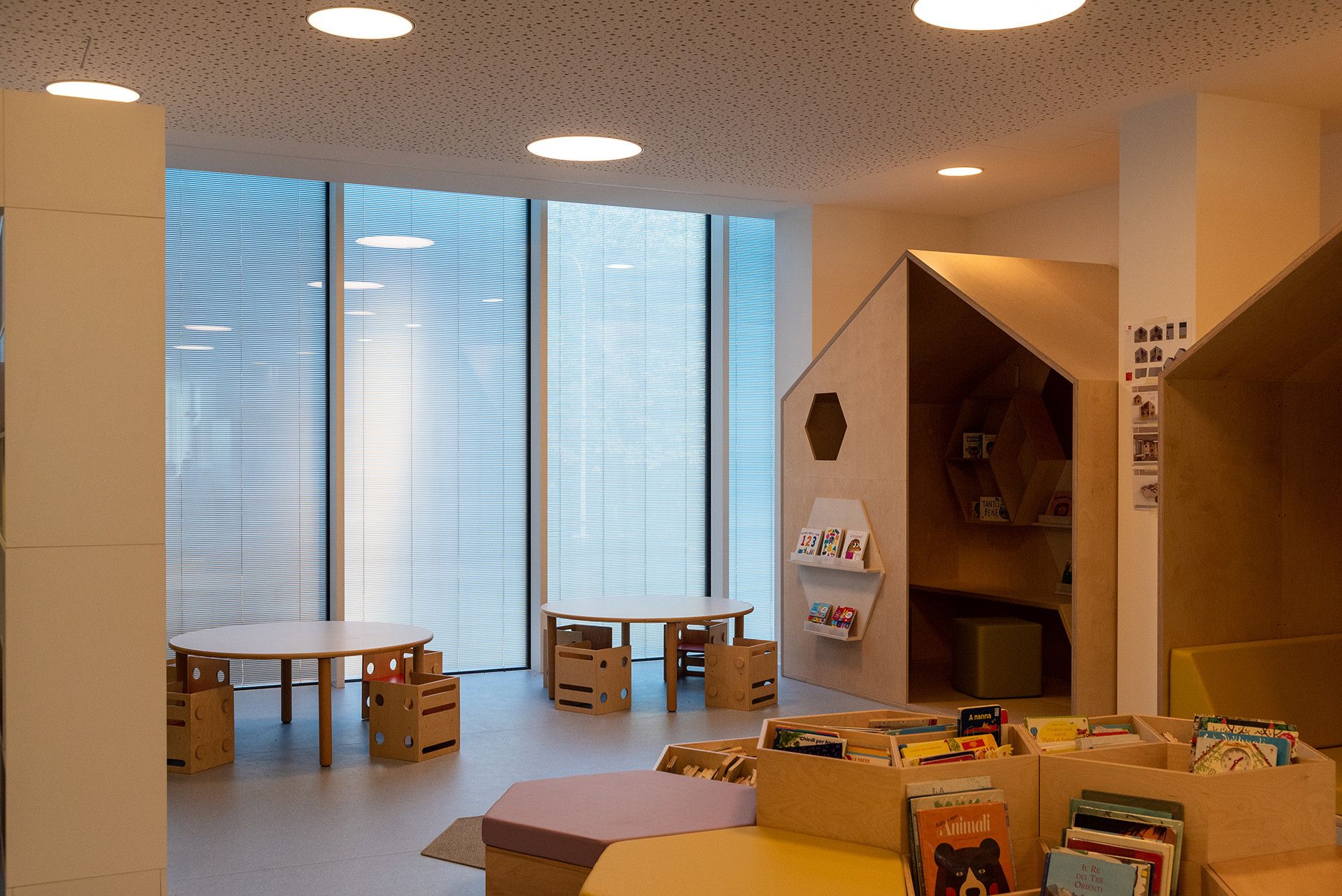 Immagine 2 - Pergine Library